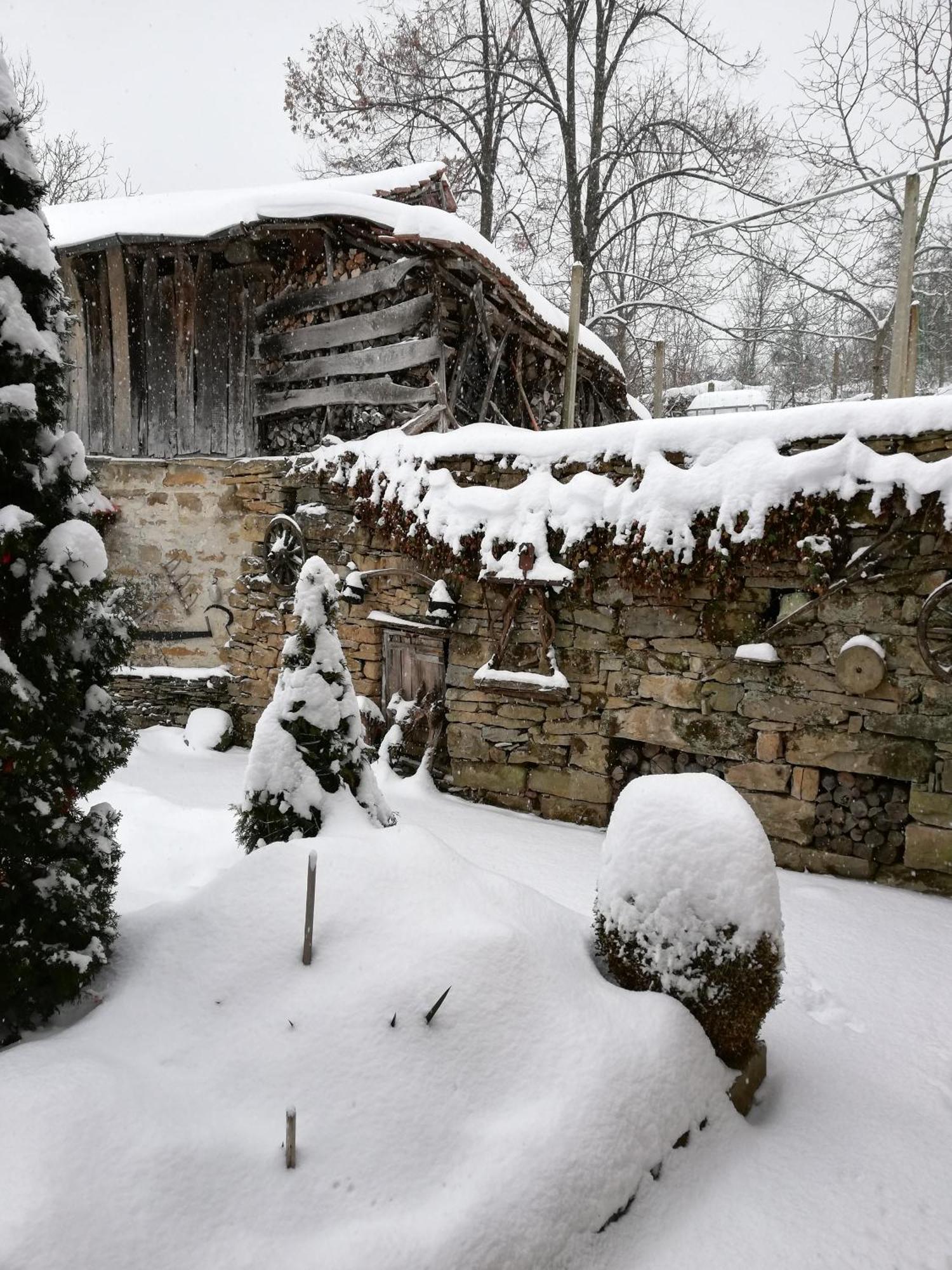 Къща За Гости Чичарите Gabrovo Buitenkant foto